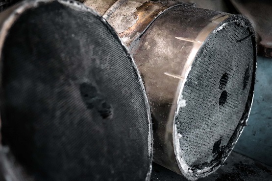 HPT #ARTICLE66 CATALYTIC CONVERTER AND THE VEHICLE
